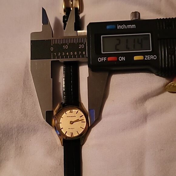 Wakmann Quartz Ladies Watch Goldtone Case Black Leather Band Auto Set - Picture 11 of 11